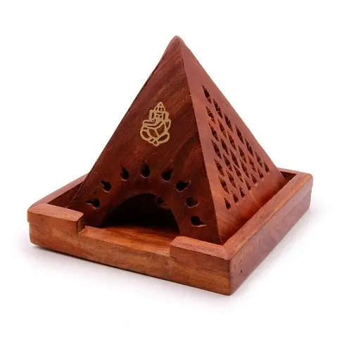 Подставка для безосновных благовоний и конусов ("пирамида" из дерева Шишам) 10х10х10 см