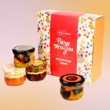 Подарочный набор "Вкус Жизни" ореховое ассорти в меду, земляничный и абрикосовый конфитюр
